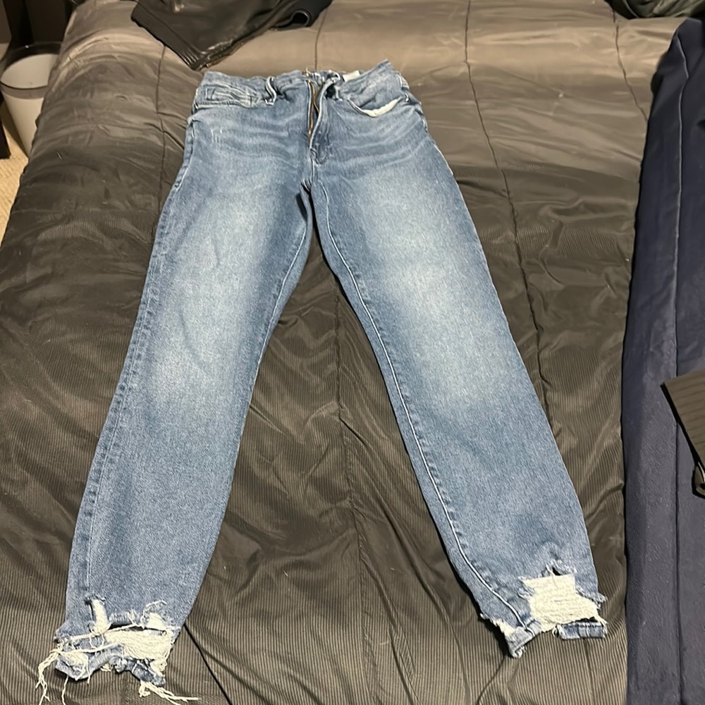 Size 6 (28) good American good legs crop jeggings.